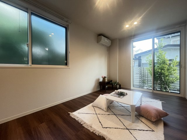 メゾン　ブリエの居間・リビング|12.3帖のLDK♪南向きの明るいお部屋♪
※家具付き物件ではございません。
