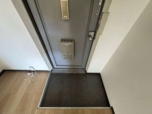 ハピネス秋葉B棟の玄関