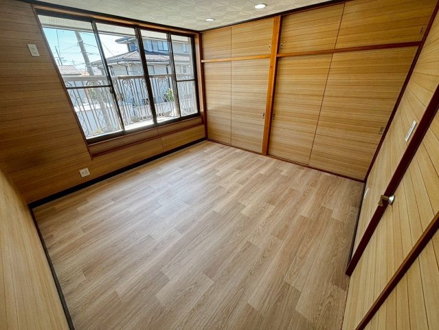 中古住宅 　中の洋室