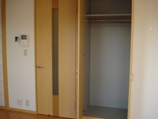 リバーサイドコスモスⅠの収納|ＬＤＫクローゼット