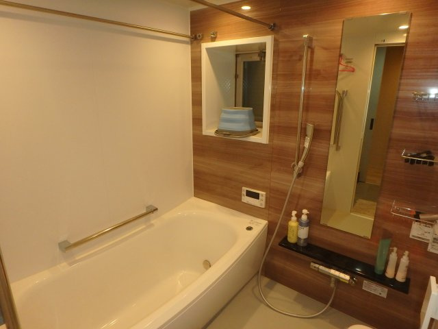 ポレスター倉敷駅西の浴室