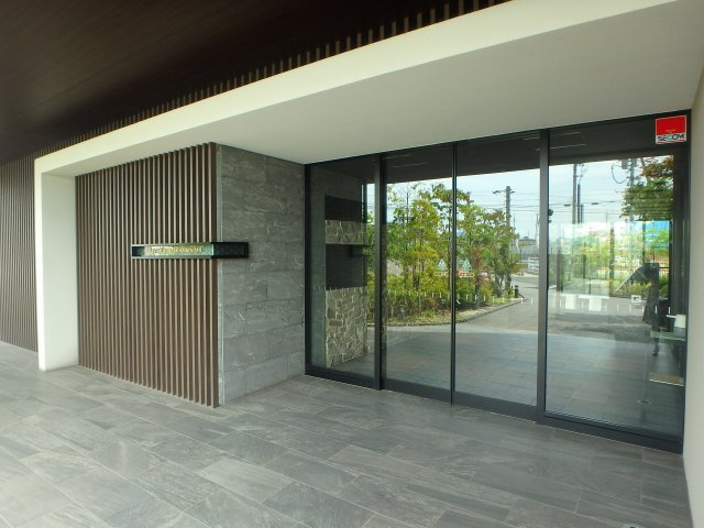 ポレスター倉敷駅西のエントランス