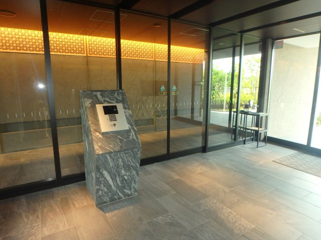 ポレスター倉敷駅西のエントランス