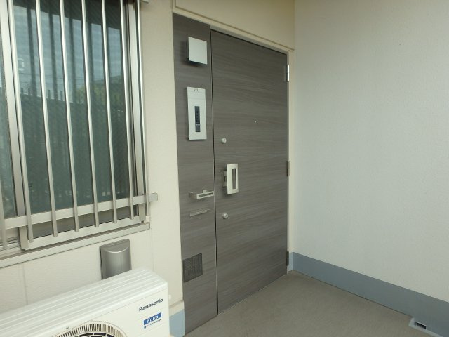 ポレスター倉敷駅西の玄関