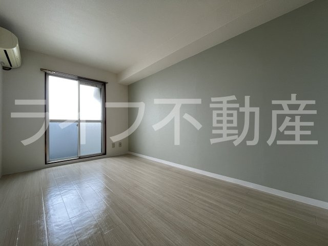 ベストレジデンス瓢箪山Iの居間・リビング