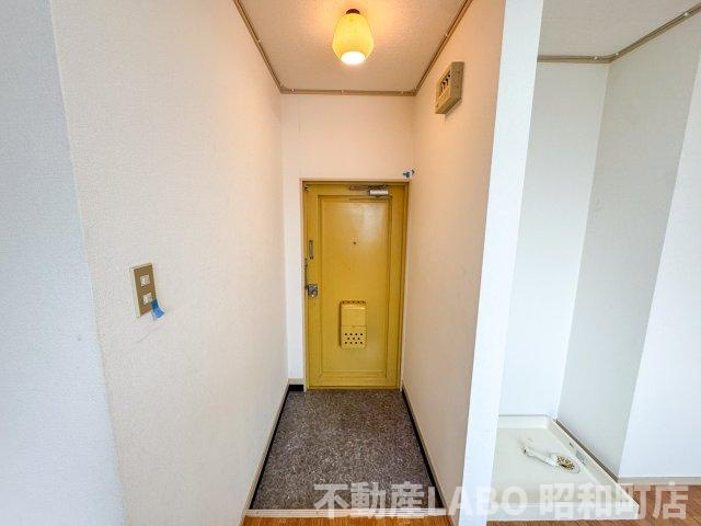 ハイツ富士の玄関