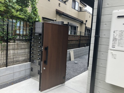 【エントランス】 | 丘の上のフルール