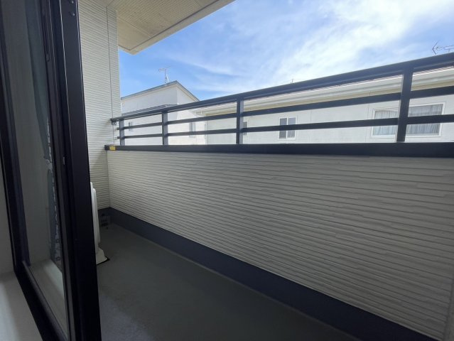 駐車5台可能♪開発エリアで周辺環境◎庭と倉庫もあるオール電化戸建のバルコニー|ルーフバルコニーもございます