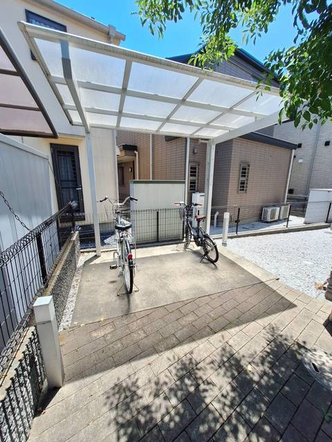 フローラ上北台のその他共用部分|屋根付き駐輪場