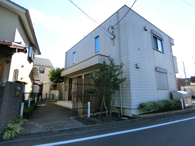 フローラ上北台の外観