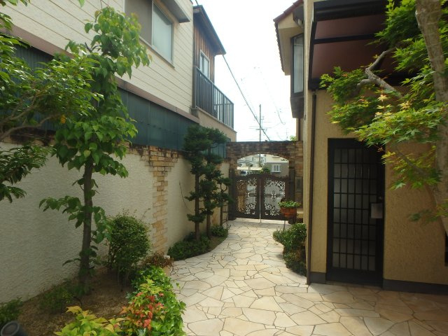 連島中央4LDK中古住宅のエントランス
