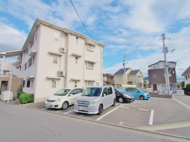 ベージュ２７８の駐車場