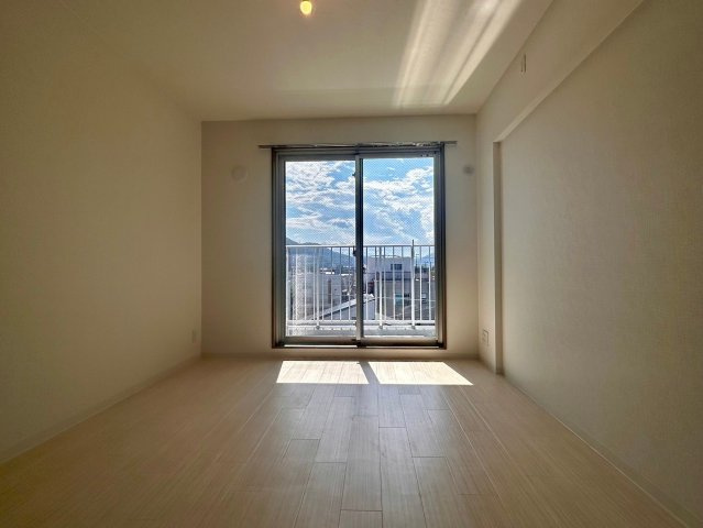 ＧＲＡＮＤＲＥＶＥ見附町の居間・リビング