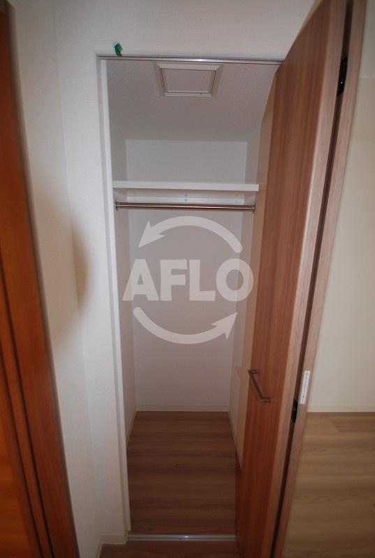 プレサンスタワー北浜の収納|プレサンスタワー北浜　クローゼット