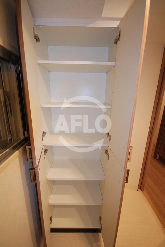 プレサンスタワー北浜の玄関|プレサンスタワー北浜　下駄箱