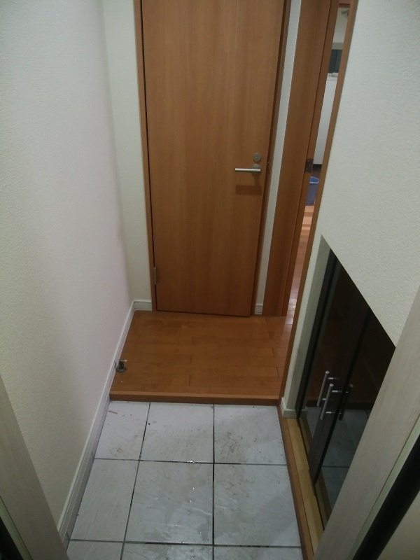 APORO Gセブンの玄関