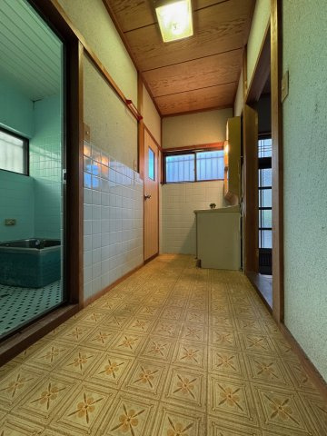 【内装】 | 和歌山県紀の川市深田　中古戸建 | 洗面♪