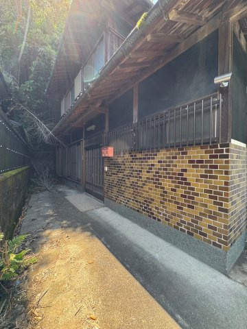 【外観】 | 和歌山県紀の川市深田　中古戸建 | タイルが可愛い外観♪