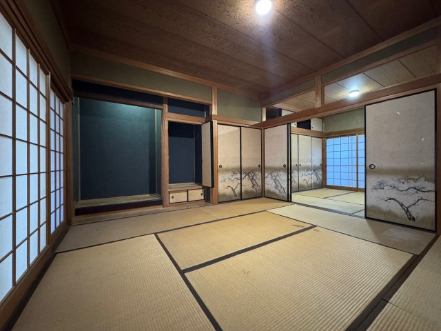 【和室】 | 和歌山県紀の川市深田　中古戸建 | 1階８帖和室♪