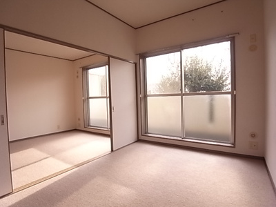 【寝室】 | サウスウイング | 使い勝手のいい寝室です