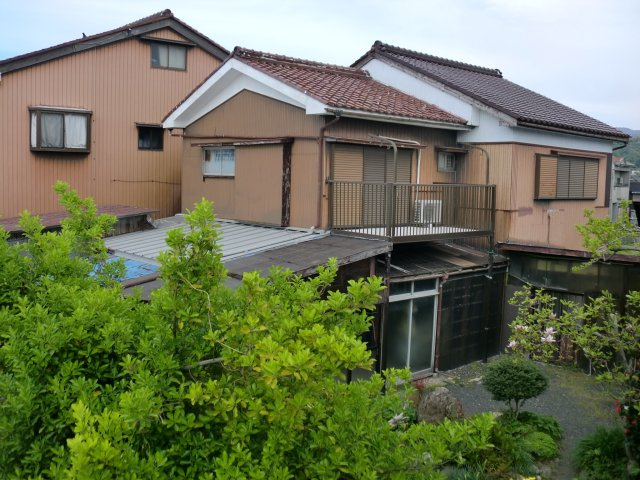 敦賀市三島町1丁目中古住宅｜倉庫 南向き 即引渡し可 庭 バス・トイレ