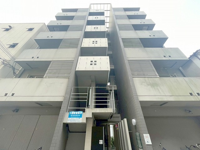 東三国エンシンビルの外観