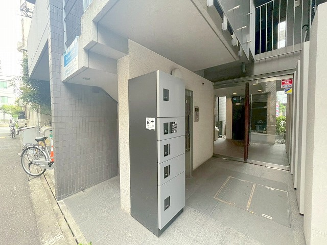 東三国エンシンビルのエントランス