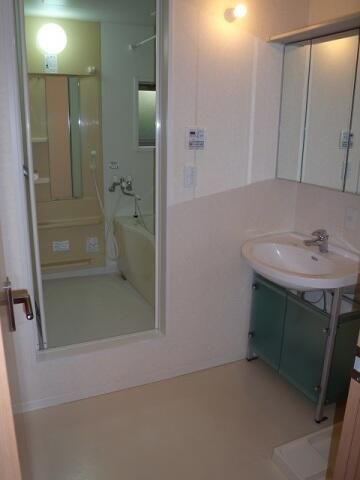 リヴェールの独立洗面台