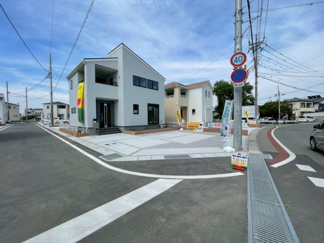【前面道路含む現地写真】 | 藤岡市上戸塚　新築１１号棟