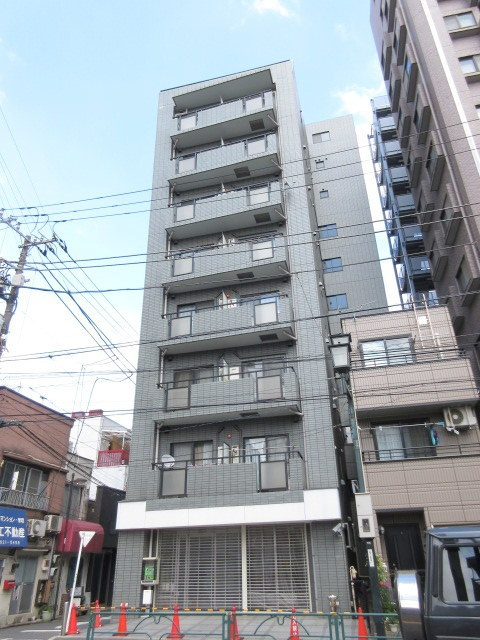 シュロス塚越の外観|重厚な鉄骨鉄筋コンクリート造