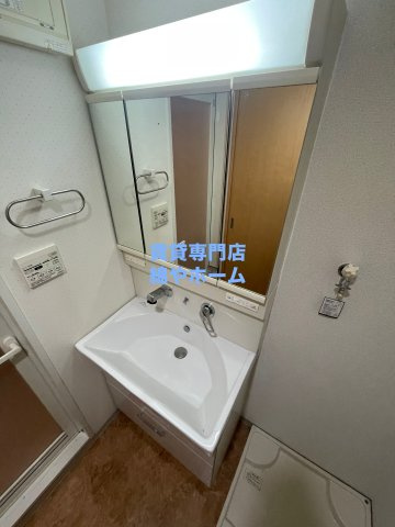 グレイス難波南の独立洗面台|使いやすい独立洗面台です