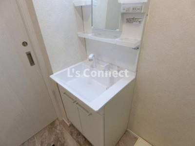 【洗面所】 | エレシス女川 | 朝の支度もスムーズな独立洗面台。