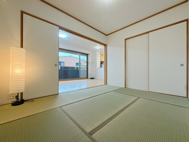 【和室】 | グランド・ルー博多南ガーデネッセ☆仲介手数料無料☆ | 和室はゆっくりと寛げる6畳分のスペースを確保。最近6畳を確保できるマンションは少なくなってます。