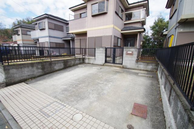 【駐車場】三輪緑山矢沢邸