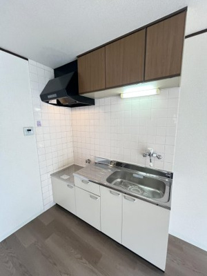 【キッチン】三輪緑山矢沢邸