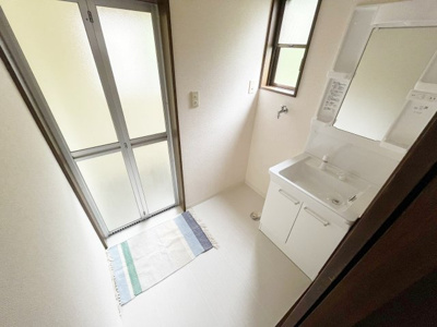 【洗面所】三輪緑山矢沢邸
