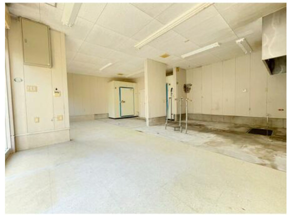 近江八幡市安土町下豊浦の店舗事務所のロビー