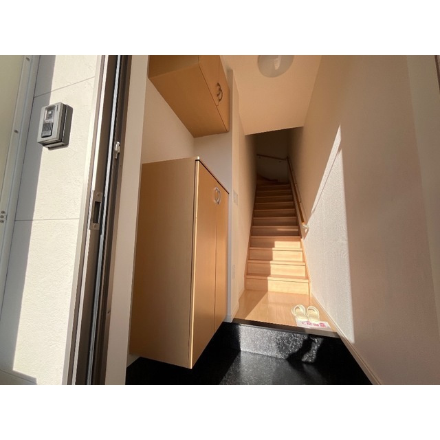 アルカネットの玄関