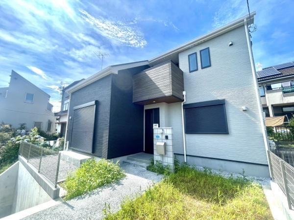 横浜市港北区高田西５丁目の新築一戸建の外観|堂々と完成しました！いつでもご案内可能です！
お車でご自宅まで送迎承ります。