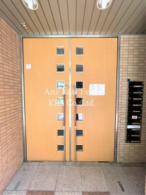 【エントランス】 | きんき四ツ橋ビル | 暖かみのあるエントランス♪
