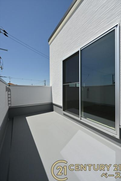 桜井市外山 ／新築一戸建のバルコニー|■現地撮影写真■日当たりのよいバルコニー！洗濯物もよく乾きます！