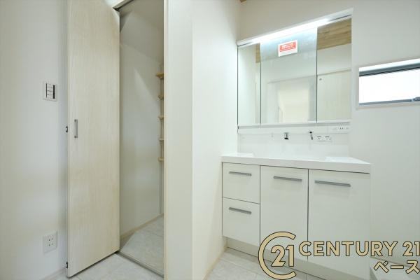 桜井市外山 ／新築一戸建の独立洗面台