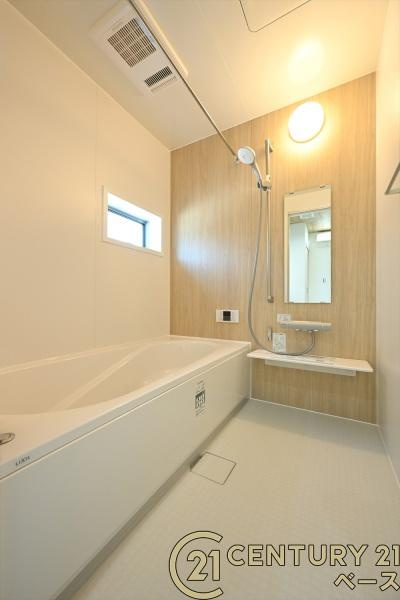 桜井市外山 ／新築一戸建の浴室|■現地撮影写真■ゆったりしたサイズの浴室！足を伸ばしての入浴は疲れも癒してくれます！