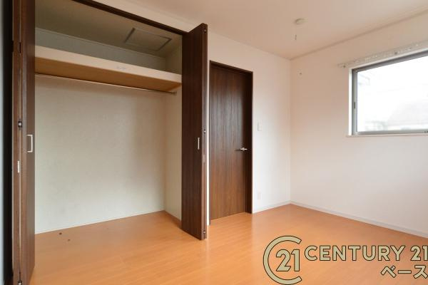 北葛城郡上牧町松里園３丁目　一戸建の収納|■現地撮影写真■全居室に広々収納スペース完備！