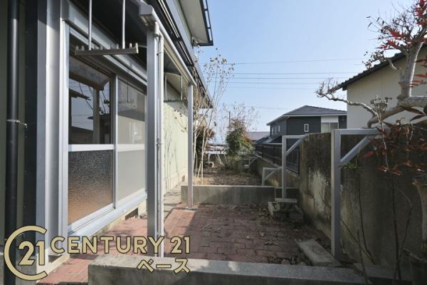 大和郡山市矢田山町の中古一戸建の庭|■現地撮影写真■多用途に使用可能なお庭を完備！