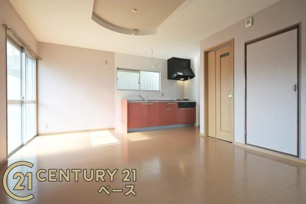 大和郡山市矢田山町の中古一戸建のキッチン|■現地撮影写真■家族とのコミュニケーションがとりやすいキッチン！