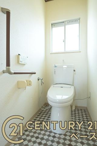 大和郡山市矢田山町の中古一戸建のトイレ|■現地撮影写真■ウォシュレット完備！