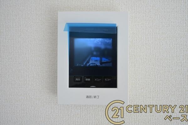 リーブルガーデン神功 ３号棟 ／新築一戸建の内装|■現地撮影写真■ＴＶモニター付きインターホンで防犯対策もバッチリ！来客も一目でわかり安心です！