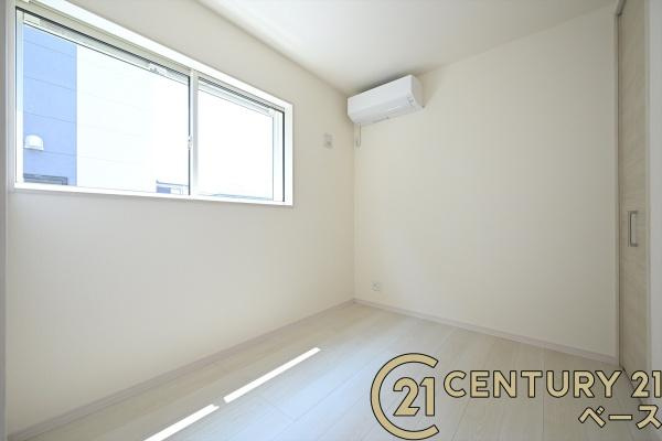 リーブルガーデン神功 ２号棟 ／新築一戸建の洋室|■現地撮影写真■日当たりのよい明るい雰囲気の洋室です！