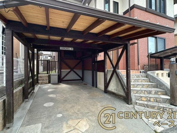 北葛城郡上牧町葛城台３丁目　一戸建の駐車場